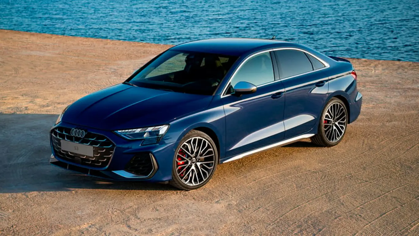 Больше мощности, новые функции и старая цена: Audi A3 поступит дилерам совсем скоро