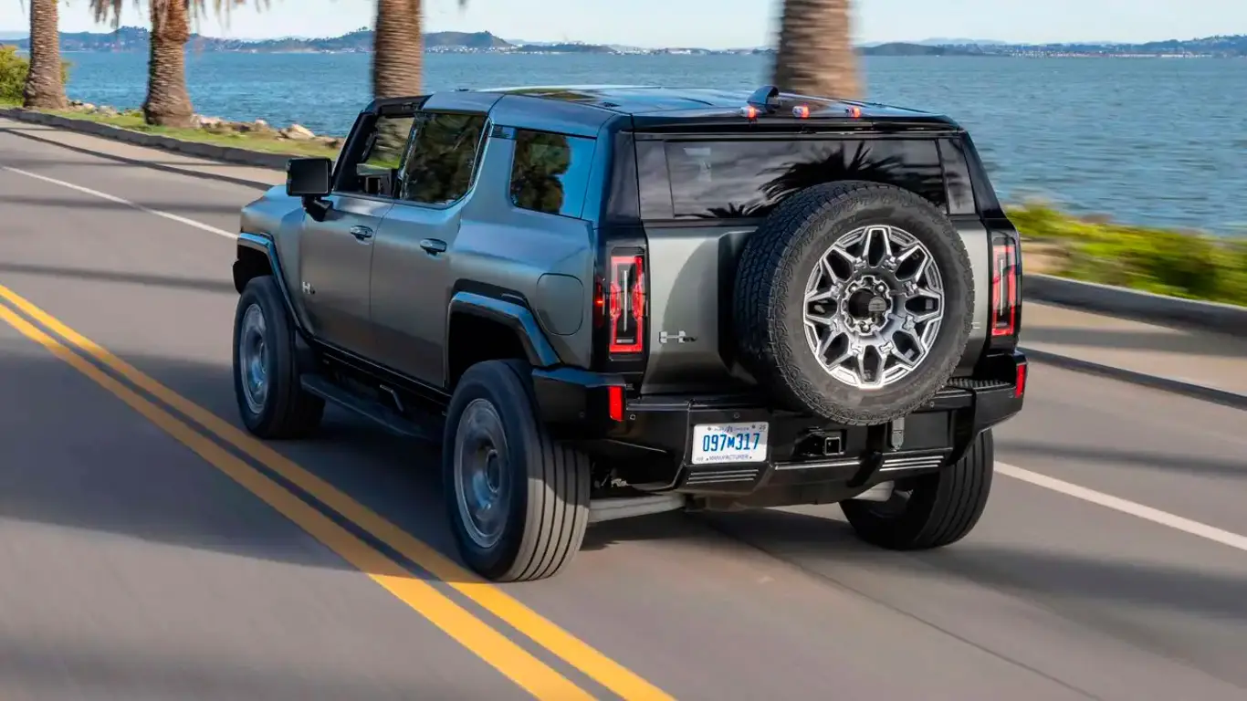 По проторенной дорожке: вслед за американским электропикапом в РФ подтянулся и внедорожник