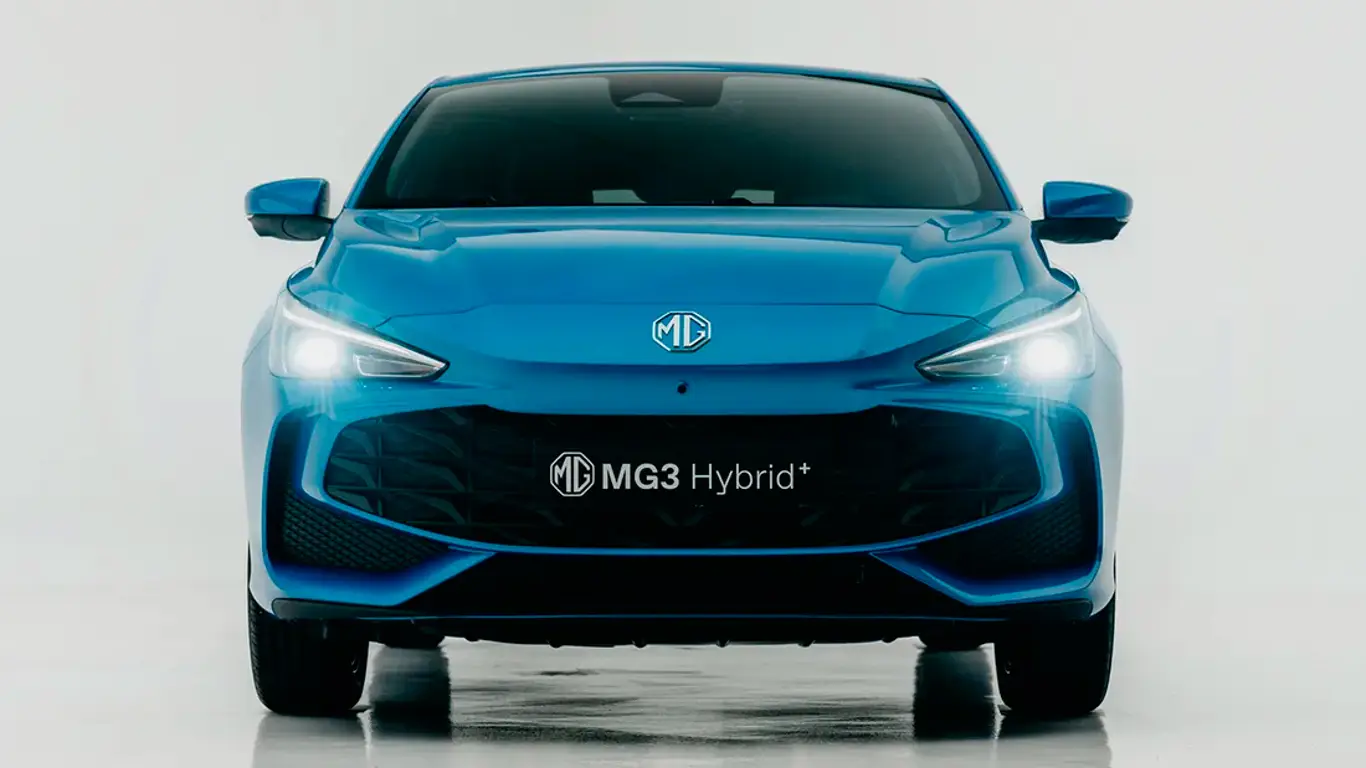 Самый дешевый гибрид, доступный на рынке: большой набор опций по цене LADA Vesta