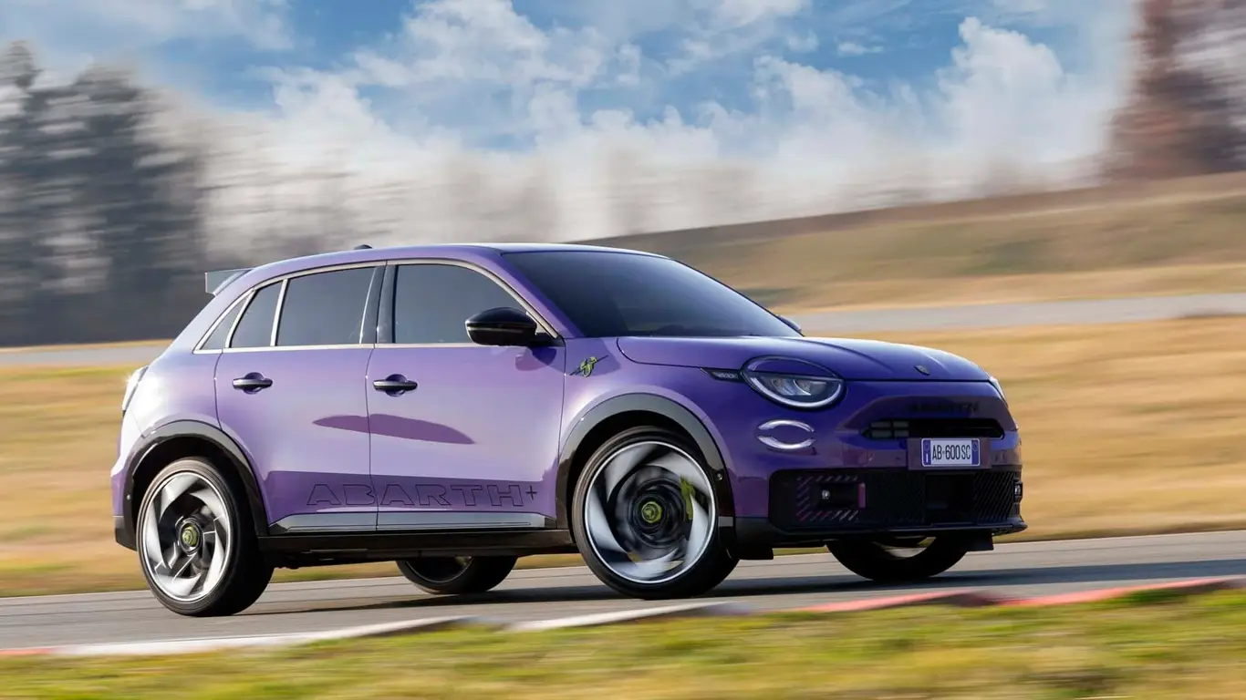 Abarth 600e: самая мощная модель в истории марки предстала перед публикой
