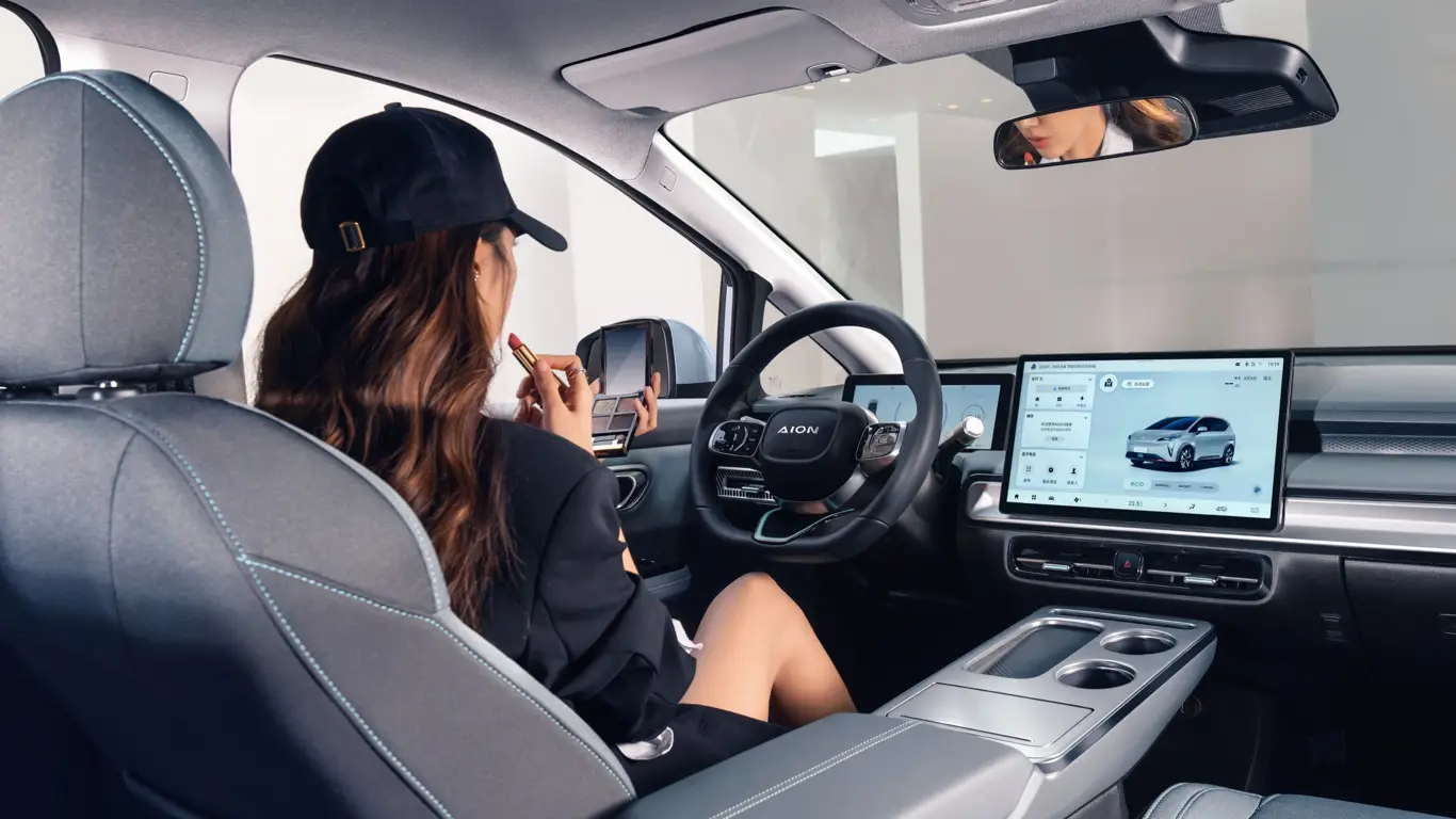 Водителям посоветовали не испытывать судьбу, используя автопилот