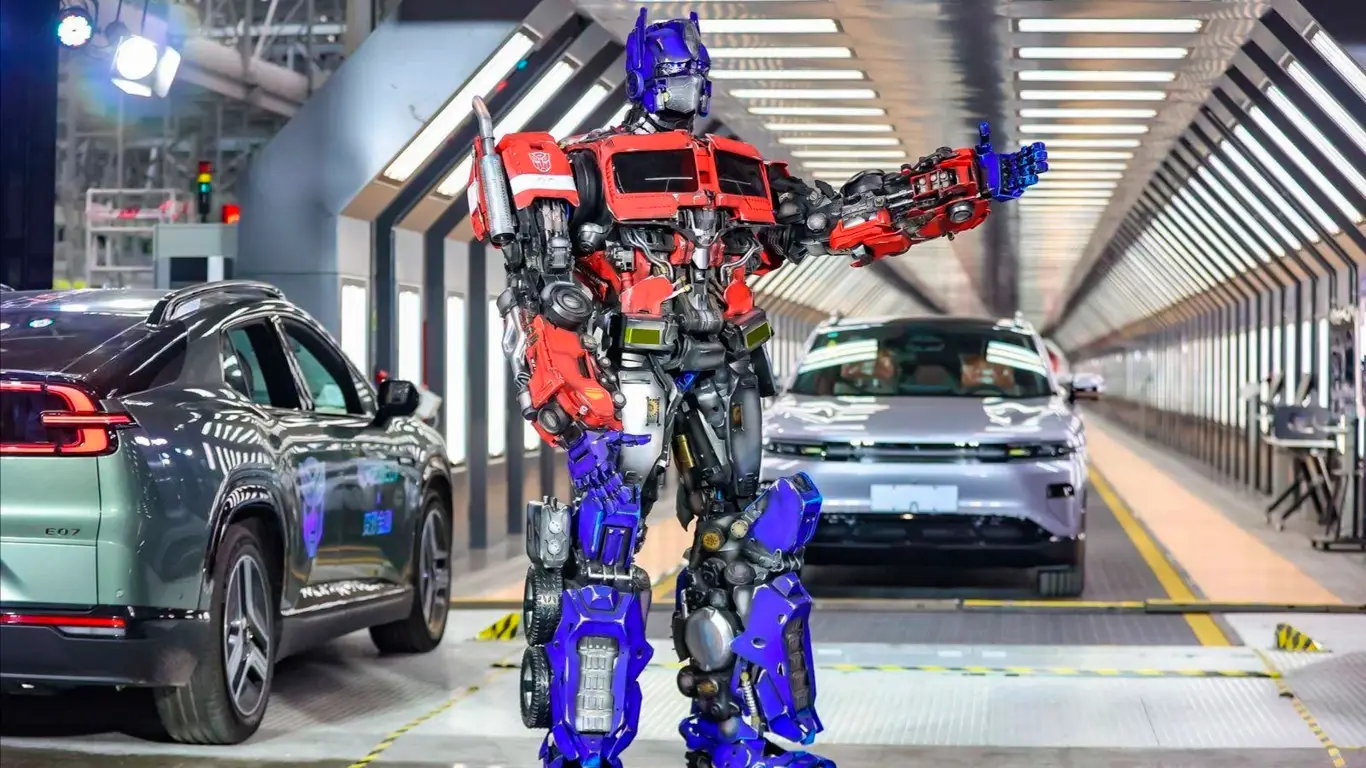 Первый в мире высокотехнологичный внедорожник-трансформер: встречайте новинку