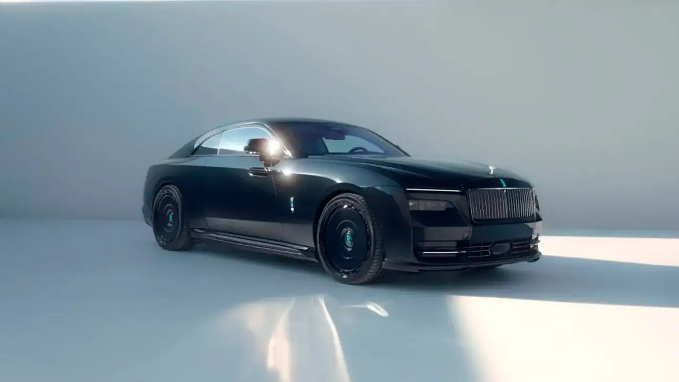 Год на перестраховку: Rolls-Royce не планирует полностью и сразу отказываться от ДВС