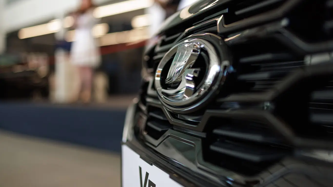 АвтоВАЗ будет менять бренды, как перчатки: ценник на машины скоро увеличится в 2 раза