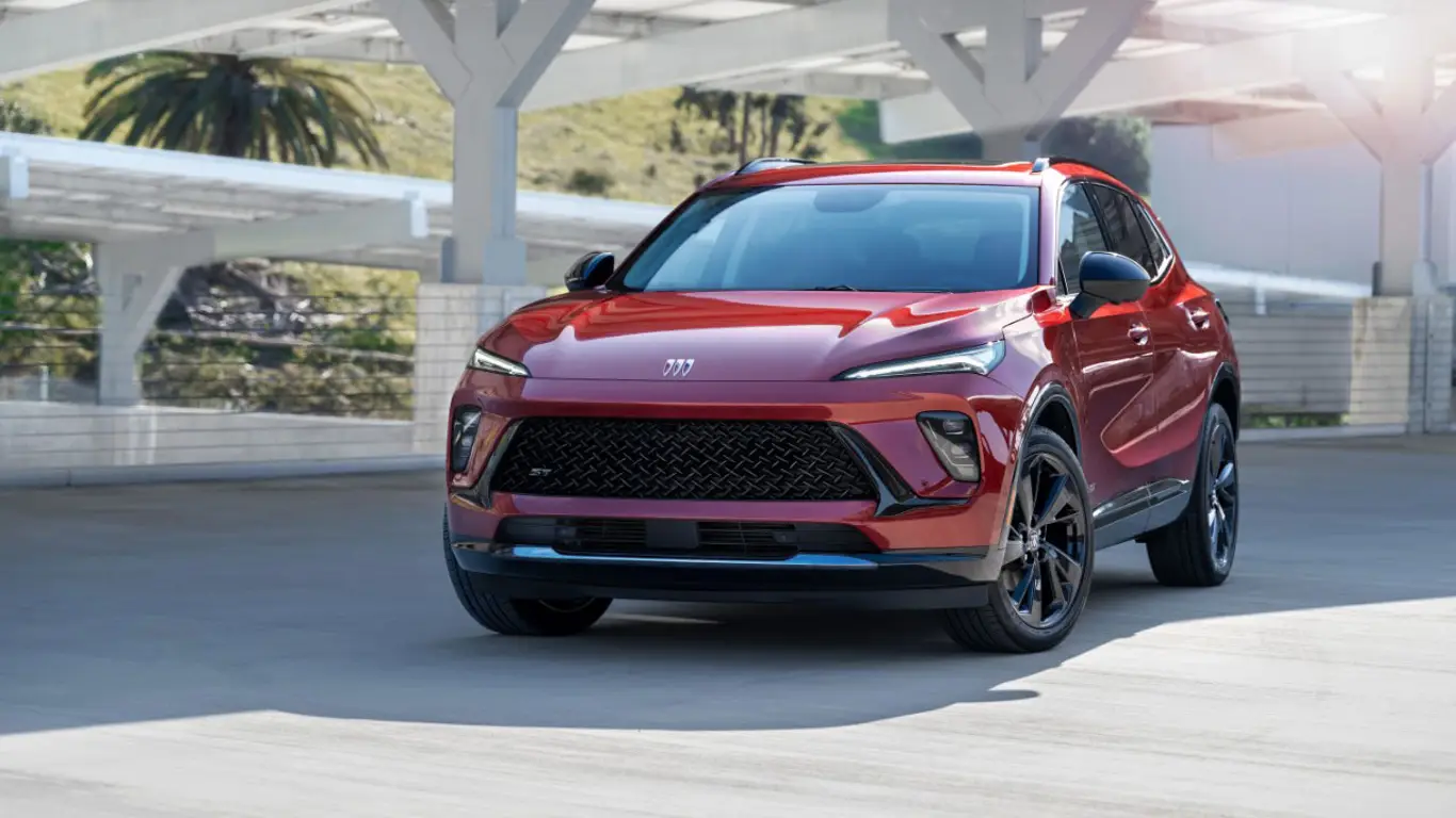 Без бумажки — никуда: на Buick Envision забыли наклеить важную этикетку