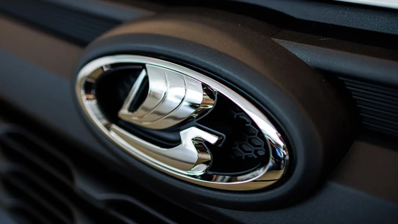 Таких LADA еще не выпускали: россиянам пообещали аналог M-ки от BMW и GTI от Volkswagen