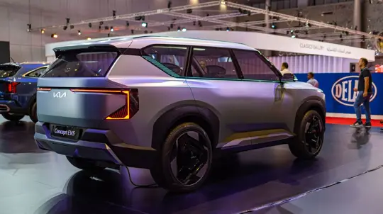 Россияне дождались: первый корейский конкурент Tesla Model Y продают за 5,3 млн рублей