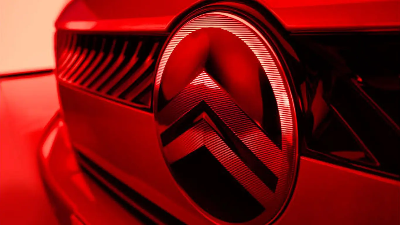 Citroen взрывает автосалон в Париже: премьеры, сюрпризы и шоукар будущего