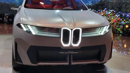 Электробитва в Париже: Китай заряжает, Европа нервничает