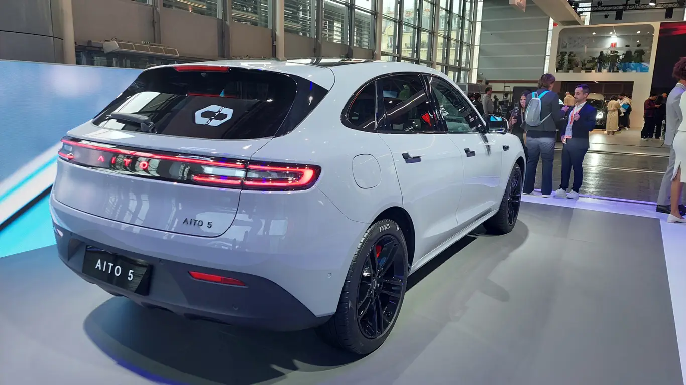 15 тыс. км ради дебюта: эти китайские электромобили добирались до Автосалона в Париже своим ходом