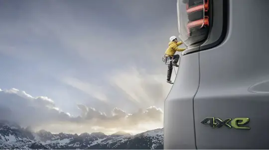 Jeep покорил рекордную высоту: легендарный внедорожник марки получил спецверсию в честь гор