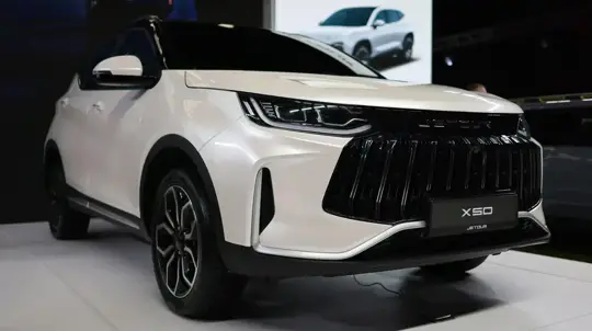 Не легкая жизнь китайцев в России: не вышедшему кроссовера пророчат высокую конкуренцию