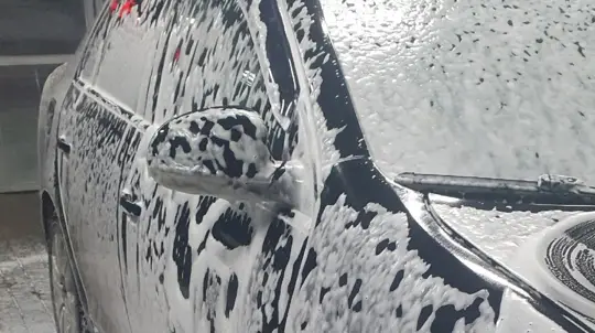 Пена или вода: многие водители делают это не правильно