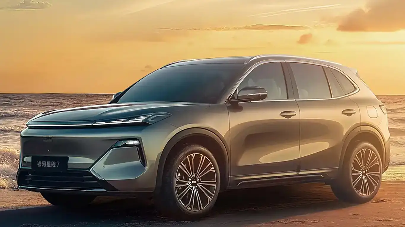 Космический кроссовер с комическим интерьером: звездолет, не способный преодолеть космос