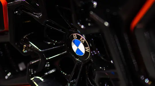 Машина не по сезону: BMW решила пойти по стопам Илона Маска и привезти в Россию новейший кабриолет