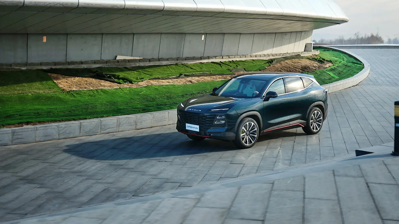 Стиль, мощь и комфорт: теперь в РФ доступен премиум-кроссовер с полным приводом