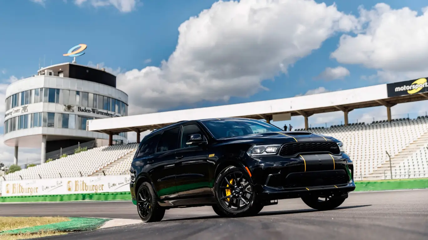 HEMI уходит красиво: Dodge Durango SRT громко прощается с Европой
