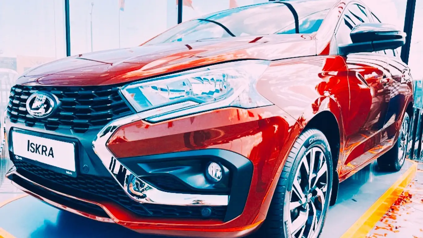 LADA с остринкой: новая модель получила новый цвет, который появится на всех моделях