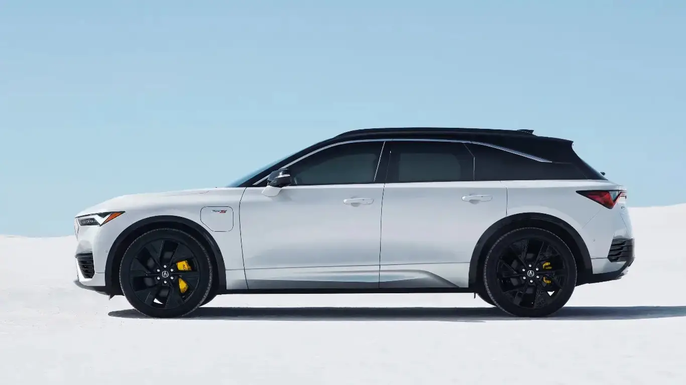 Неожиданная японская щедрость: санкционный автомобиль появился в России за умеренную цену