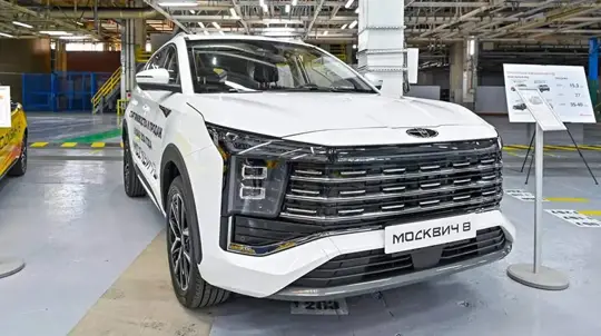 Три ряда и неплохое оснащение: главный конкурент китайским машинам от отечественной марки появится в феврале