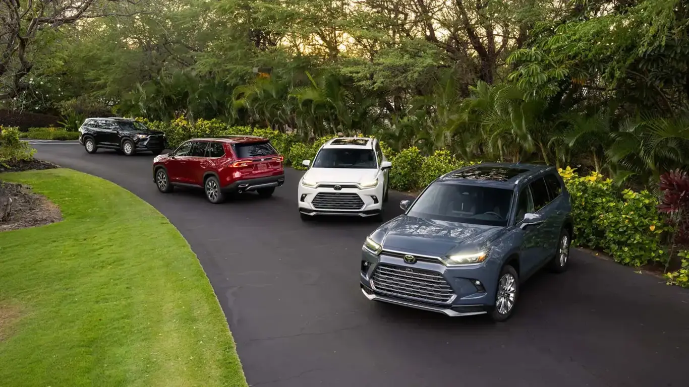 Простор для всей семьи и японские технологии: этот гигантский внедорожник оценили в РФ почти в 11 млн рублей