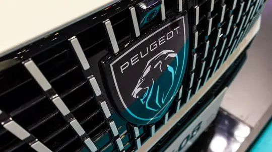 Китайский сюрприз: французский лев за 2,7 млн рублей уже в России