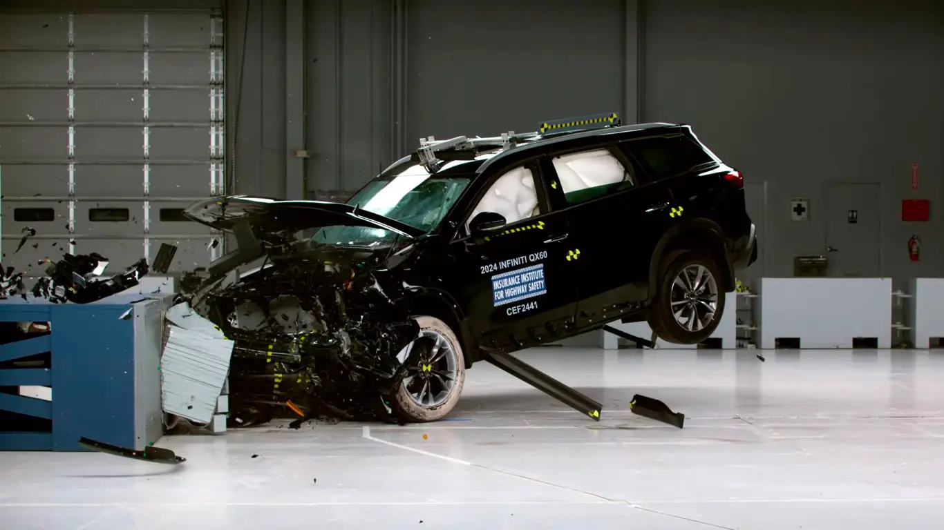 Mercedes, Infiniti и Toyota: звезды краш-тестов, которые переживут все