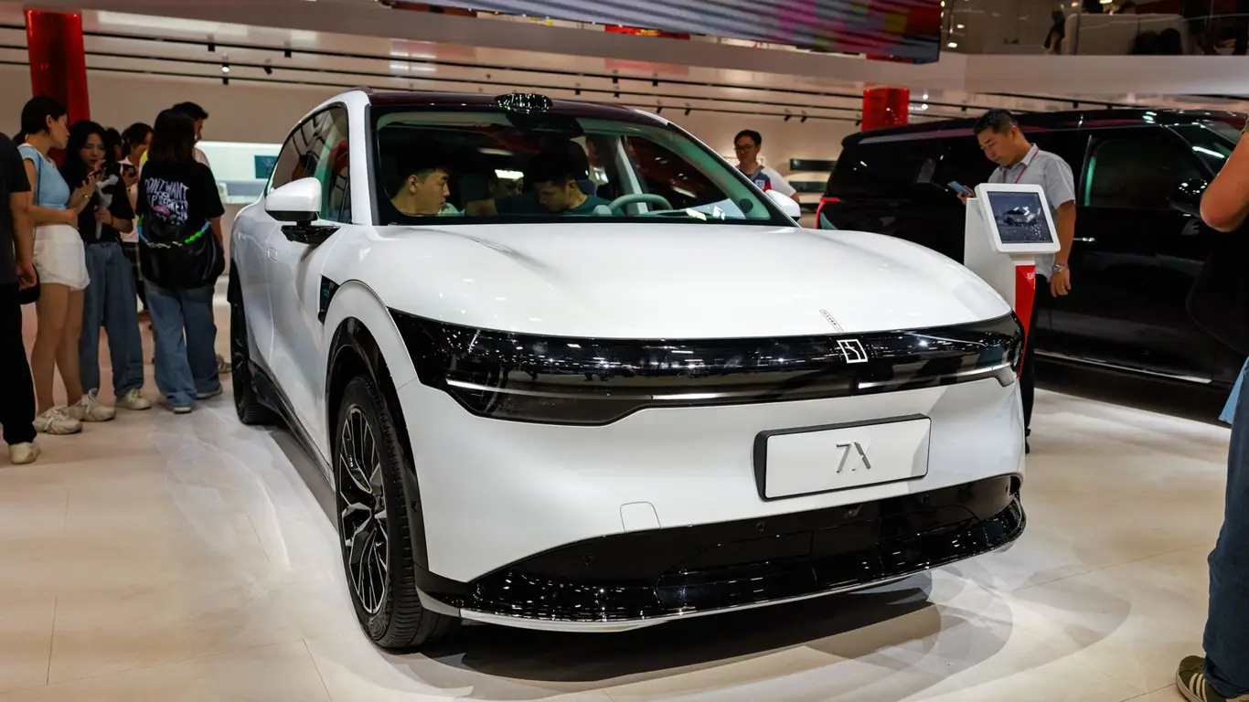 Революционные технологии в автомобилестроении уже в 2025 году: три новинки и гибрид будущего