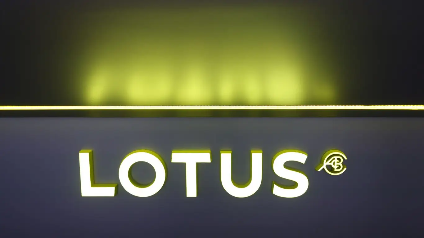 1000 л.с. и 2,5 секунды до сотни: в Китае готовятся показать новинку от Lotus