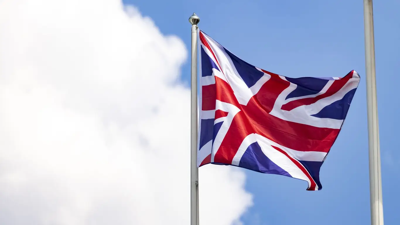 Электромобили растут, но не дотягивают до целей: автопроизводители смогут избежать штрафов