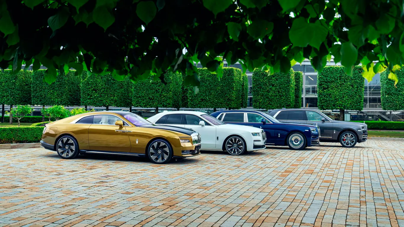 Роскошный апгрейд за миллионы: новые Rolls-Royce впечатлят мир