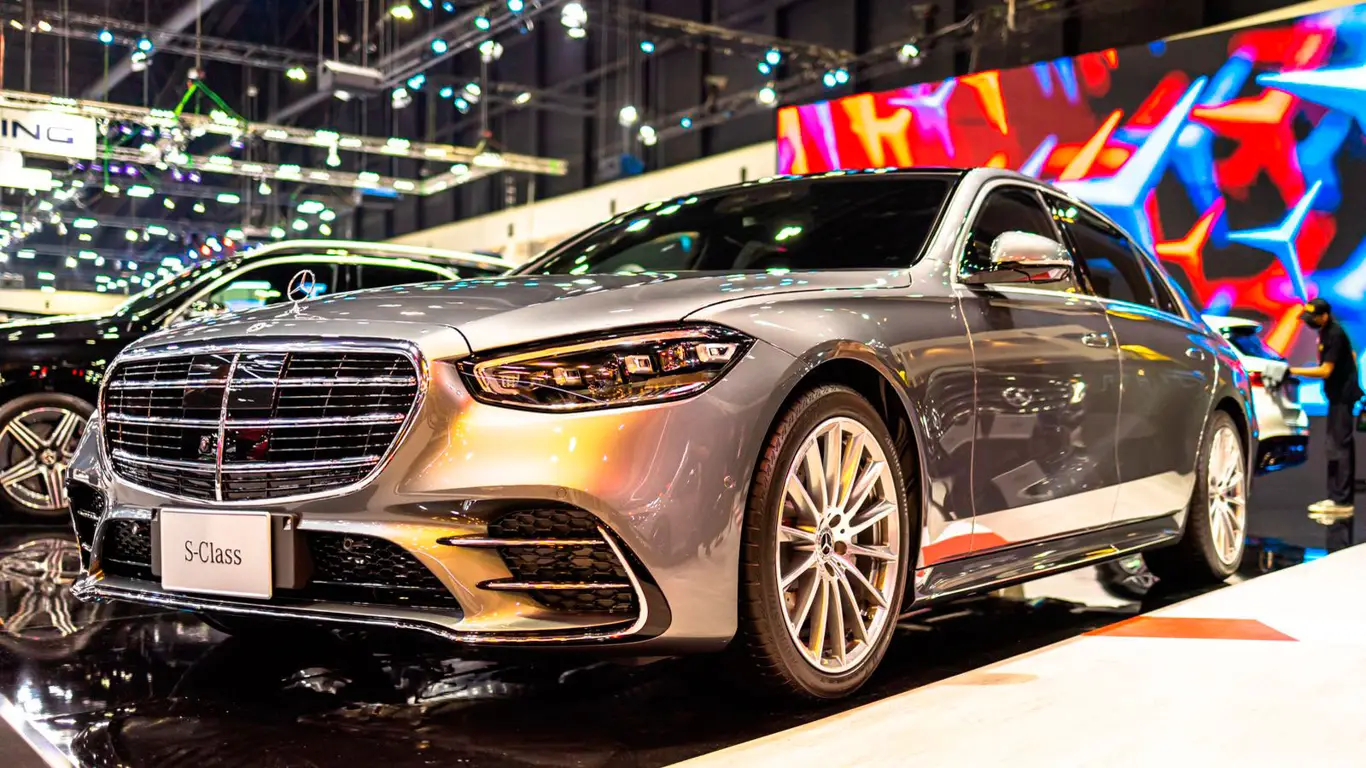 Mercedes-Benz S-Class 2025: тайные тесты в Альпах раскрыли роскошный рестайлинг