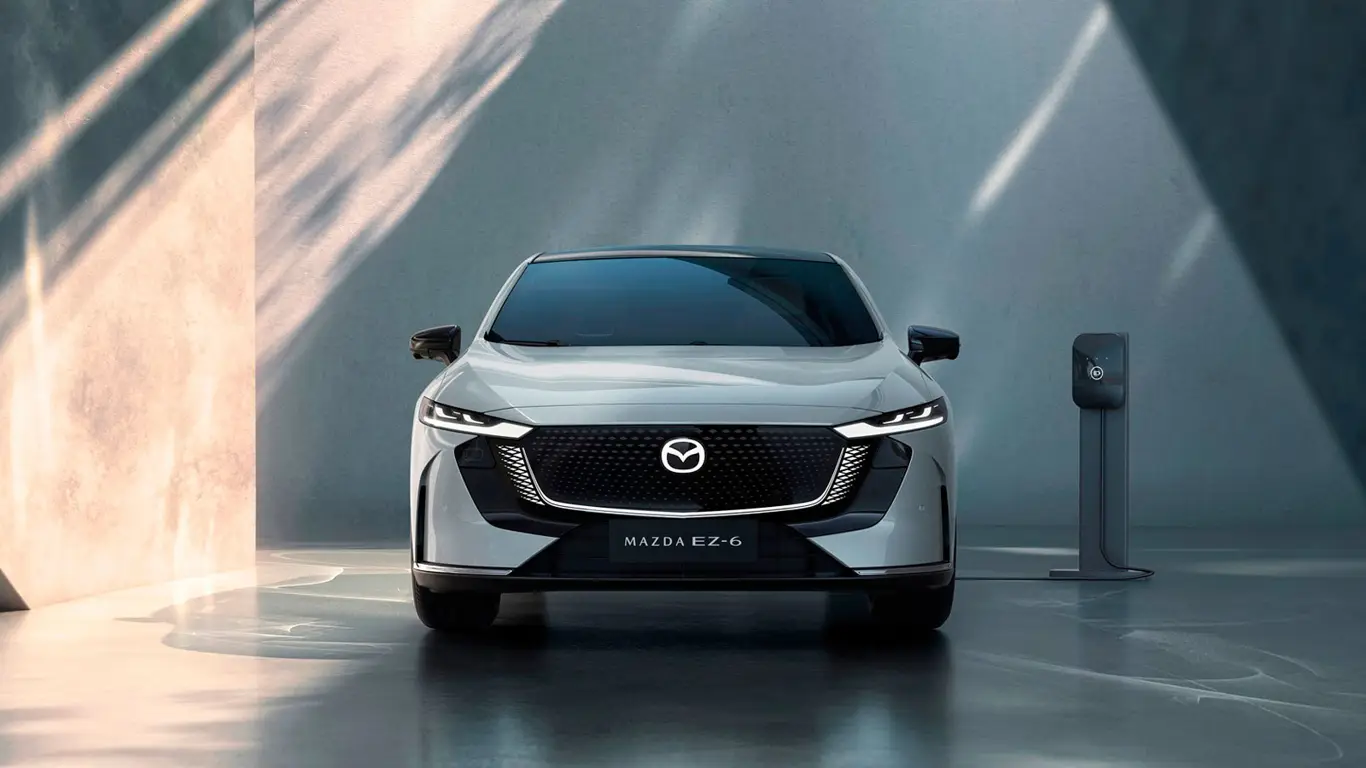 Mazda бросает вызов Tesla: новый электрический седан с зарядкой за 15 минут