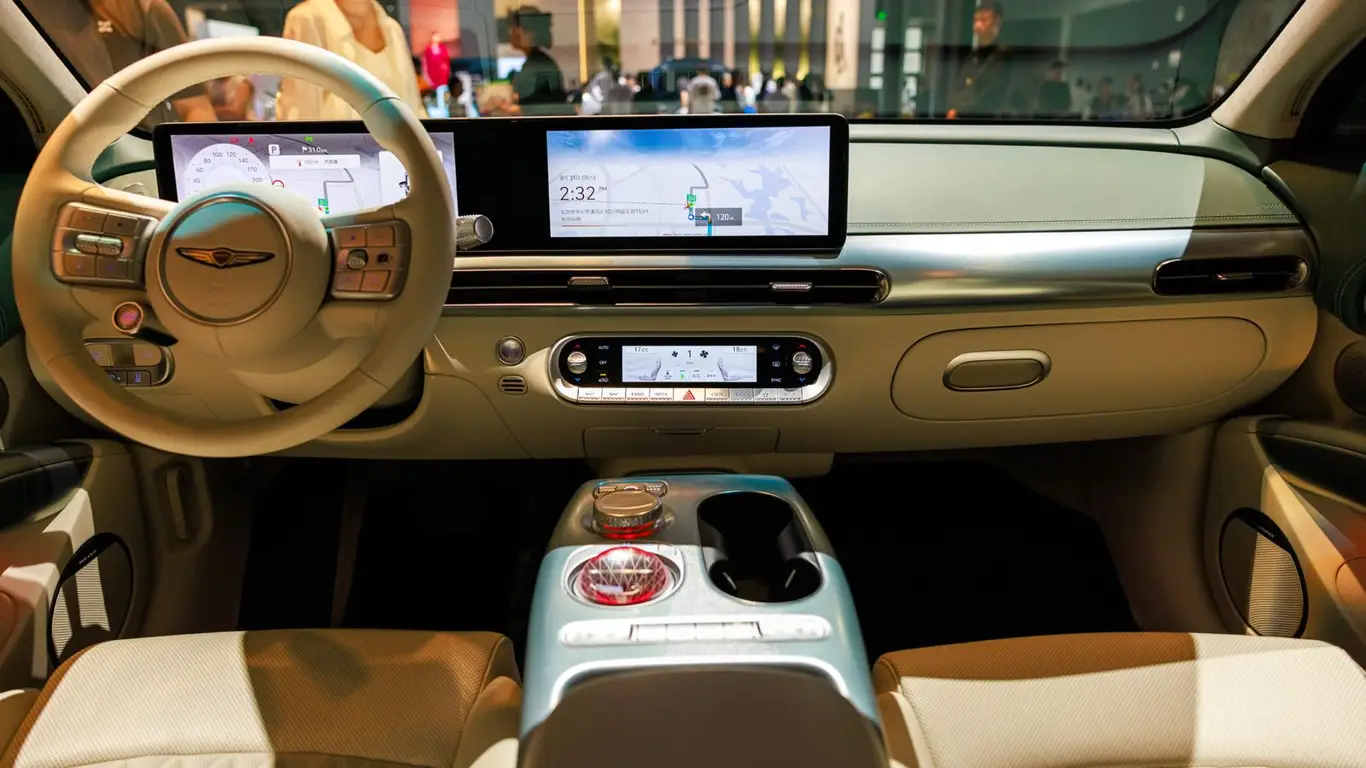 Rolls-Royce и Ferrari подвинутся в сторону: корейцы тоже научились выманивать деньги у богатых покупателей