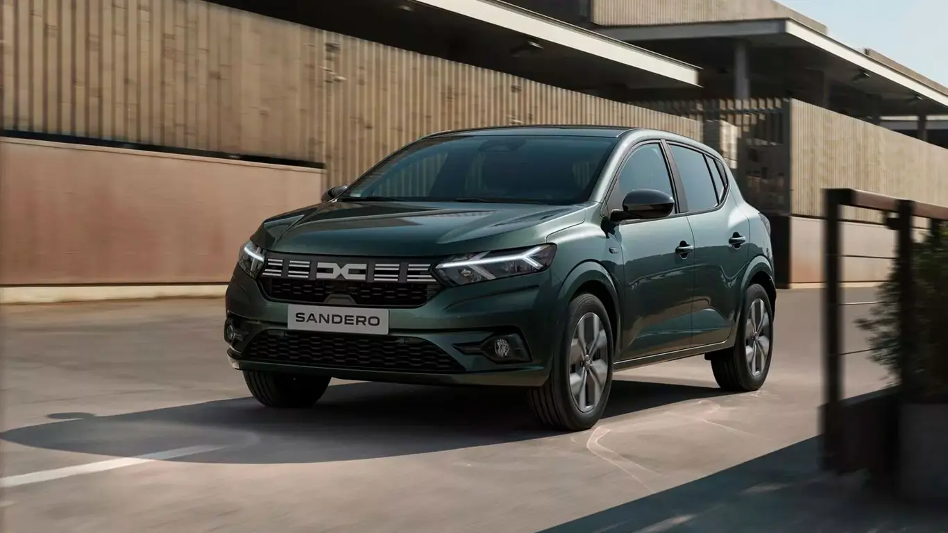 Dacia Sandero выходит на новый уровень эффективности: любимец россиян станет гибридом