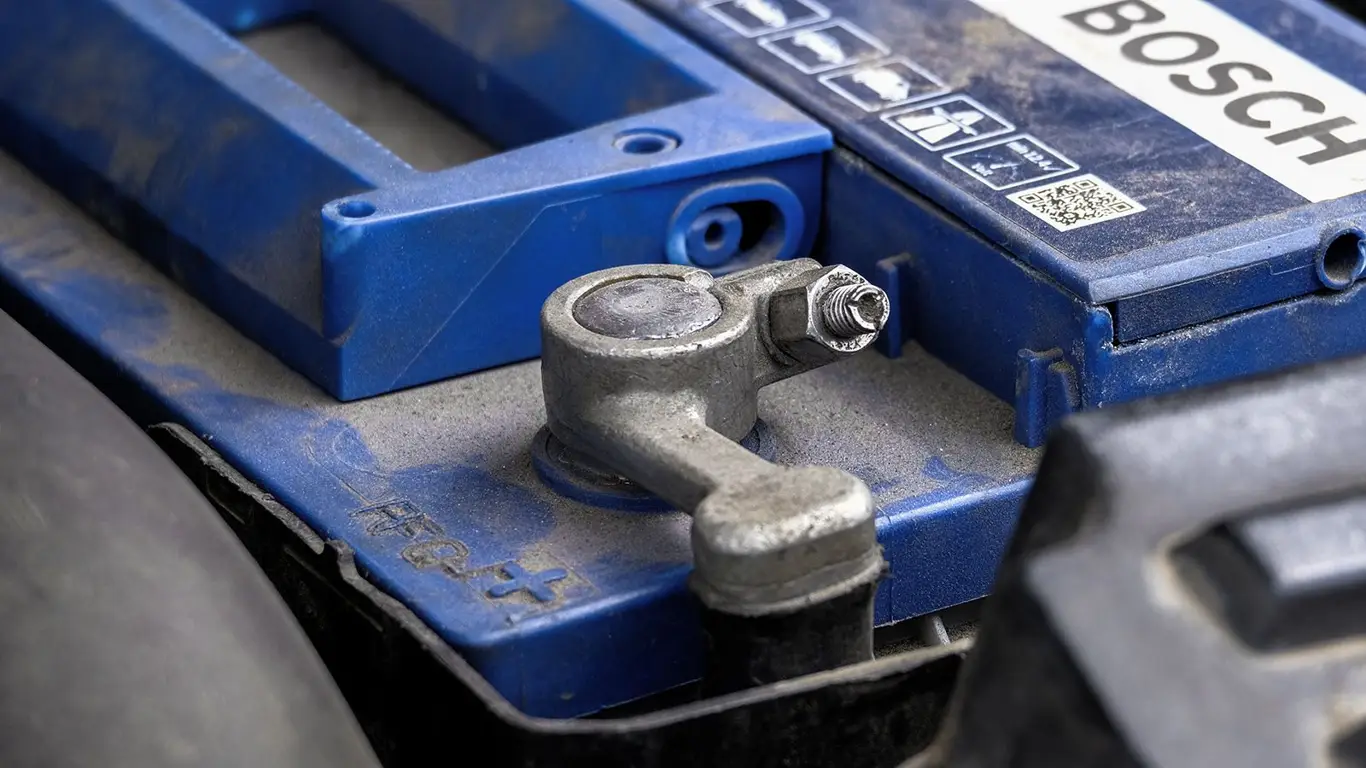 Секреты автомеханика: неосторожное снятие АКБ может погубить всю электронику в автомобилей