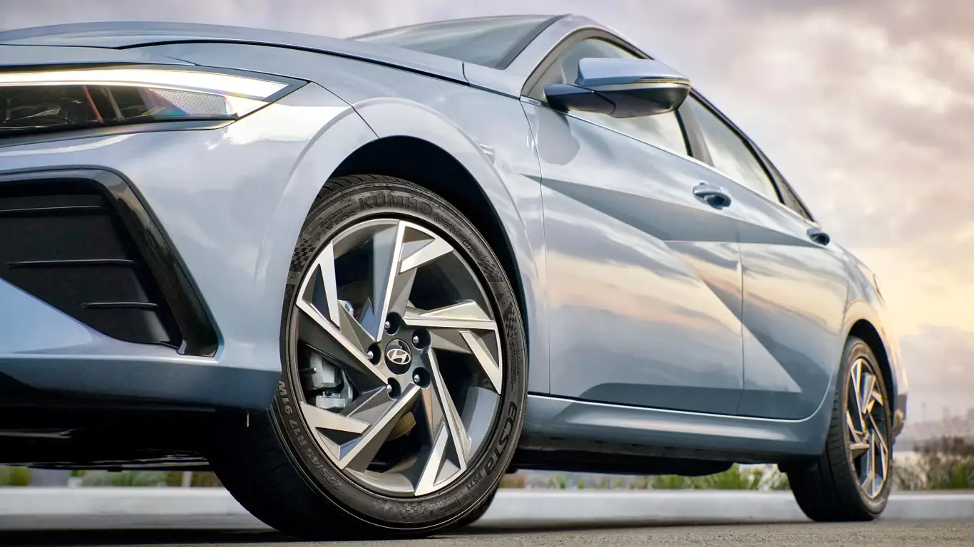 Флагманский гибрид i30 Sedan не появится: корейцы не смогут сокрушить Toyota