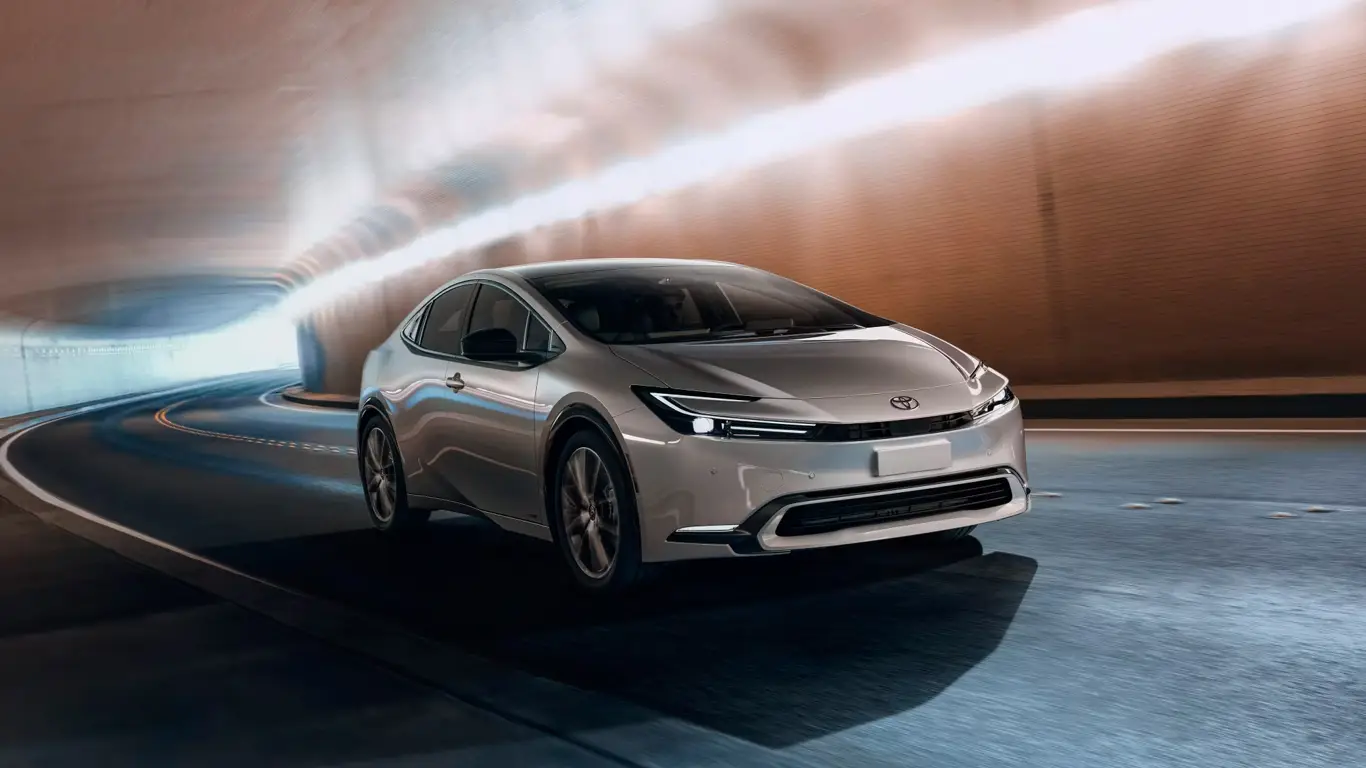 Toyota Prius получил суперсилу: автомобиль удивил запасом хода и умными технологиями