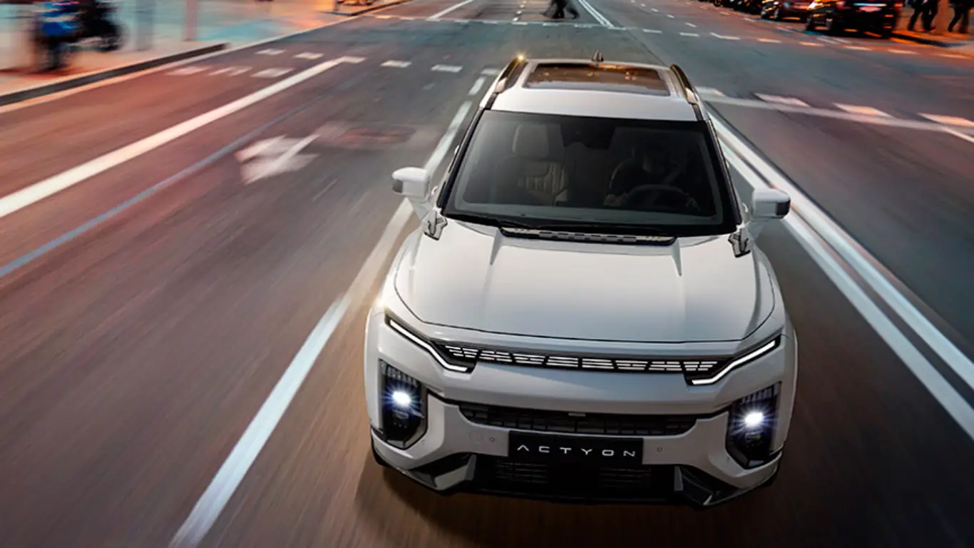 Теперь с небом над головой. Кроссовер Actyon лишился части крыши