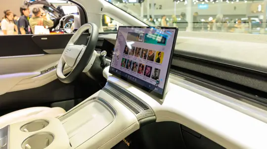 Автомобиль без рук: этот автопроизводитель запустит первым беспилотные машины, а случится это раньше, чем вы думаете