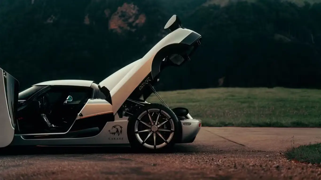 Бриллиантовые гиперкары: самый уникальный материал в автомобилестроении получили лишь две машины