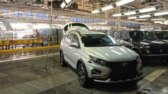 Экс-глава АВТОВАЗа заступился за новую модель LADA: покупать ее он пока не планирует