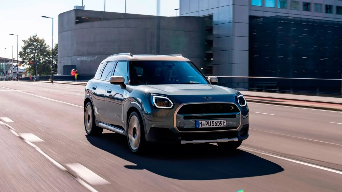 Mini в новом формате: теперь еще стильнее, умнее и дороже