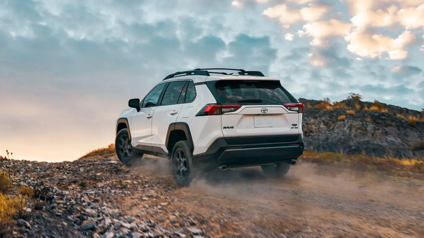 Toyota RAV4 обошла Ford F-150 – американский бестселлер сменился впервые за 40 лет