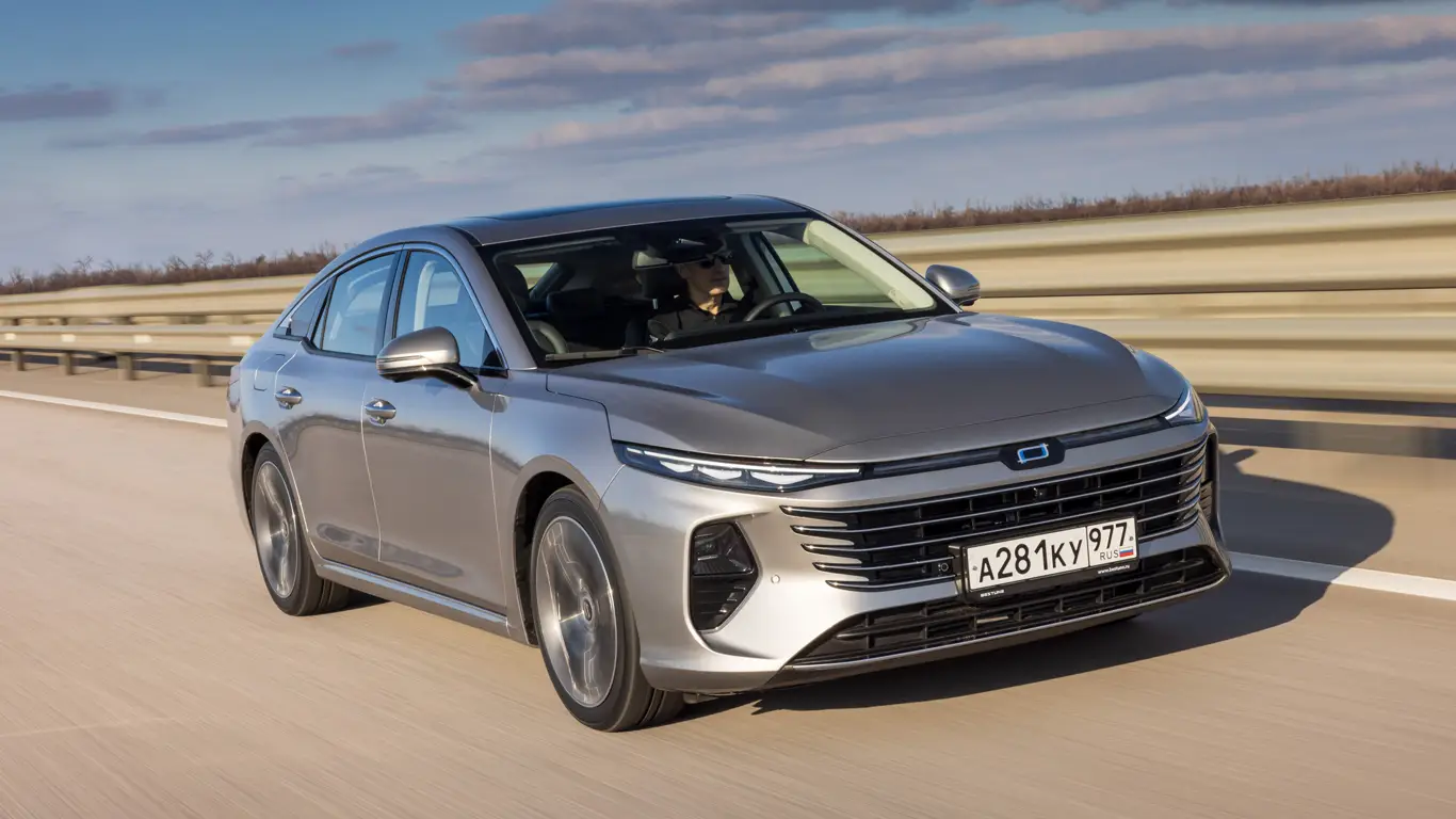 Bestune B70 получил обновление для России: современный дизайн, надежные моторы и удобный доступ в багажник