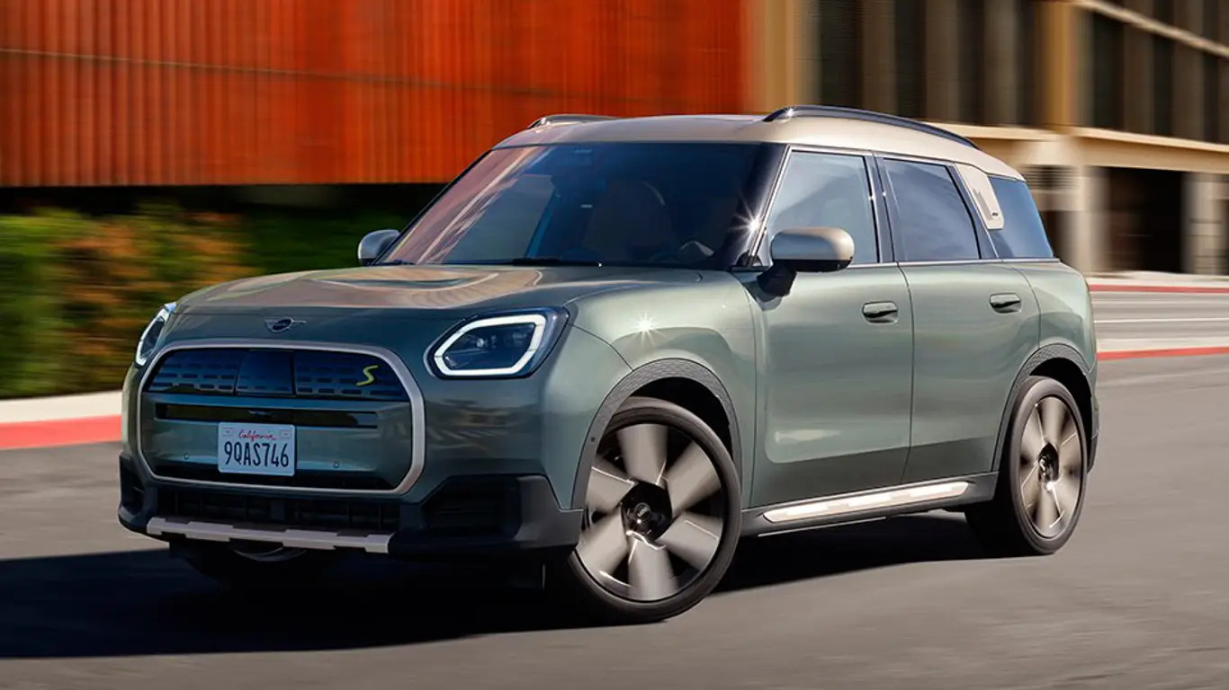 MINI ударил по Tesla: новый Countryman EV заряжается за 30 минут