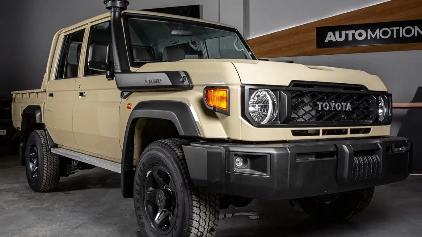 Пикап, механика, мощный дизель и цена до 10 млн рублей: таким Land Cruiser предлагают в России