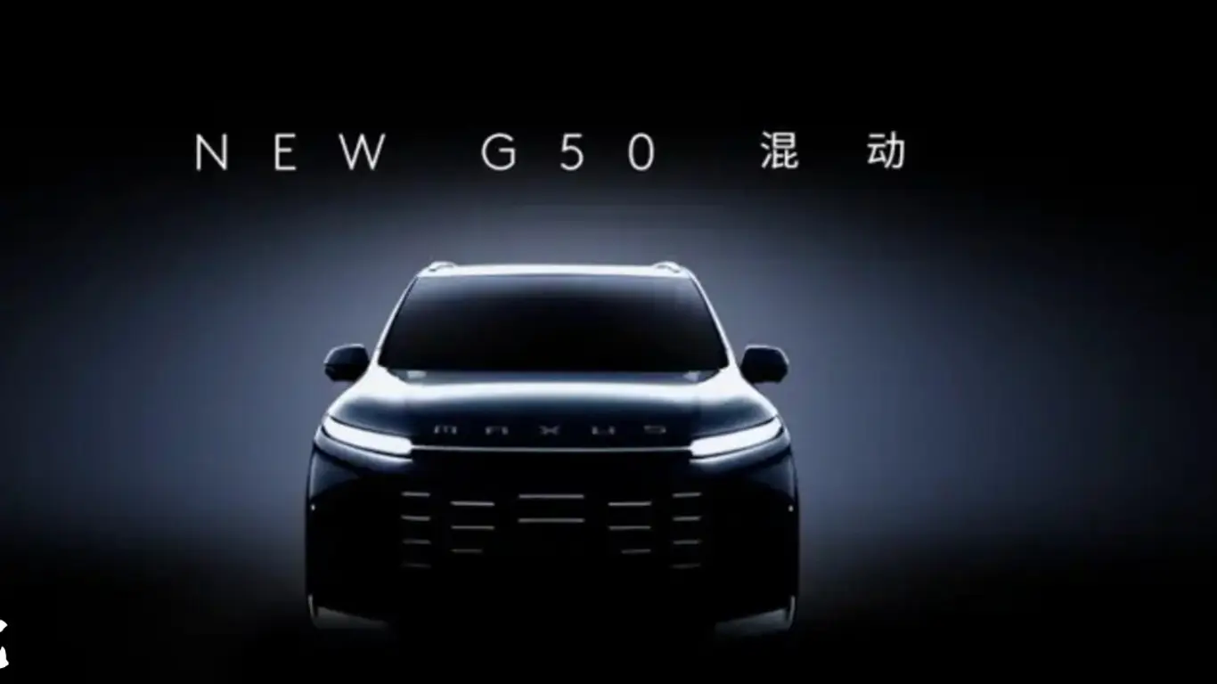 Все этого долго ждали: просторный минивэн с экономичным гибридом уже в продаже