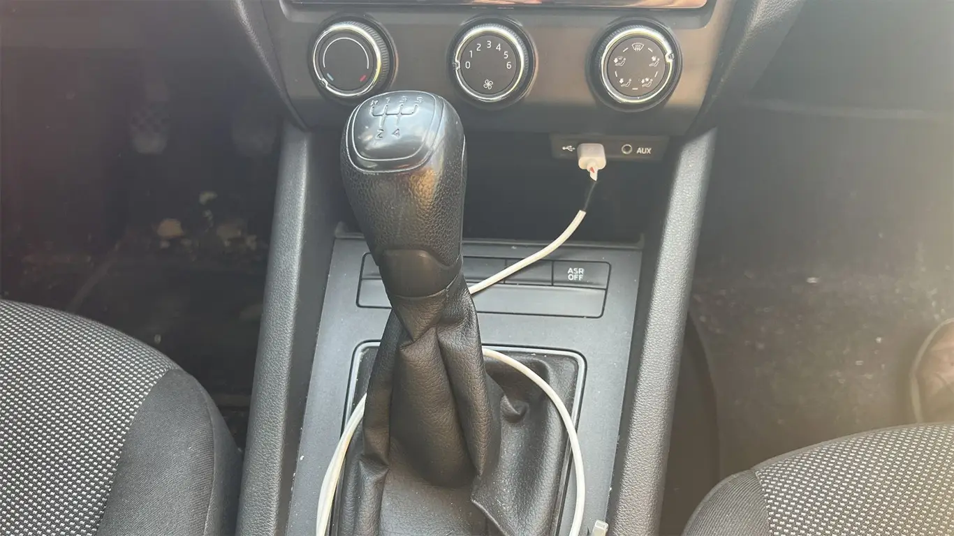 Опасная ошибка водителей: раз в жизни ее допускают все, а страдает автомобиль