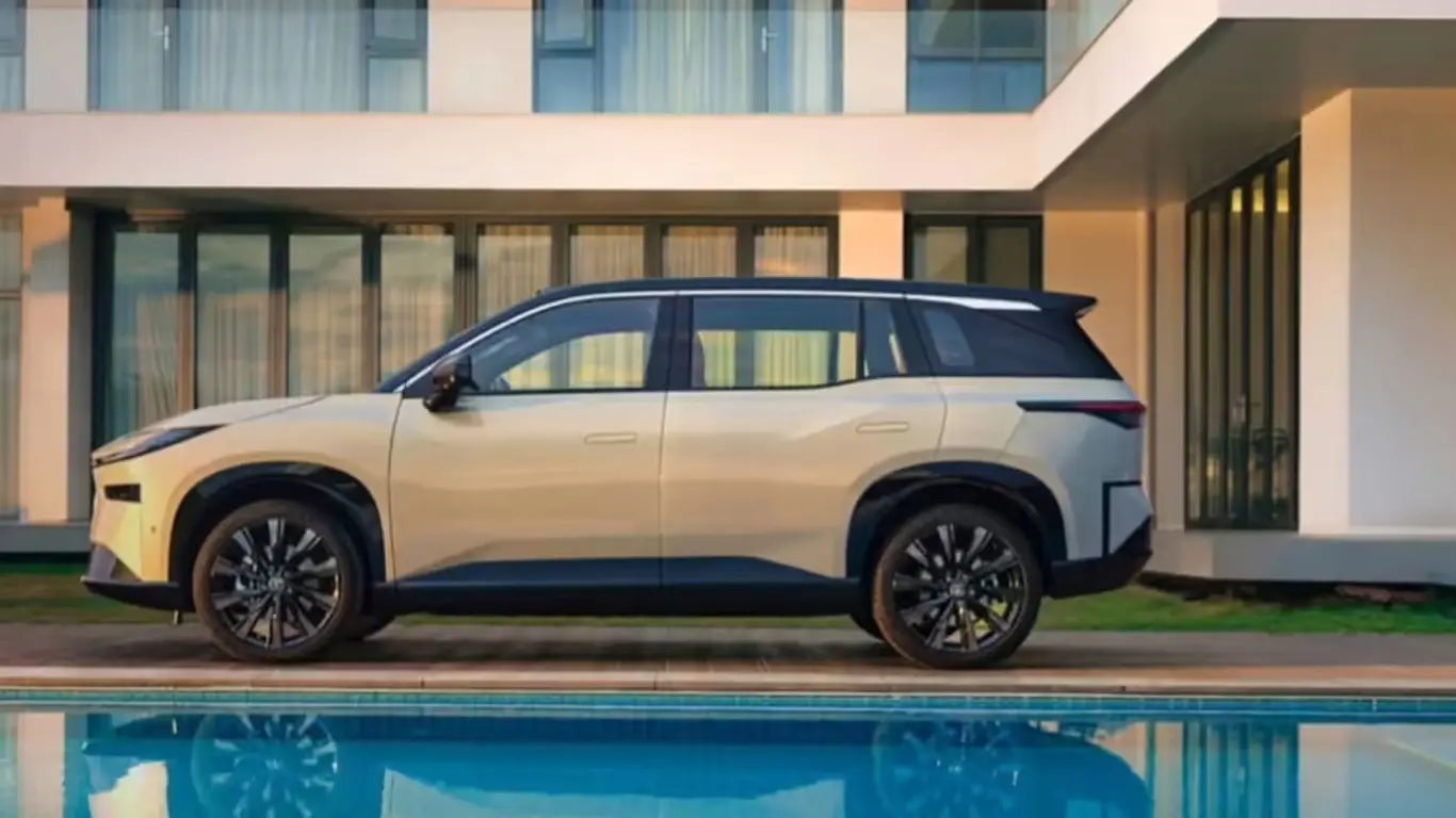 Toyota выпустила самый необычный кроссовер за 1,4 млн рублей: стиль, технологии и большой запас хода